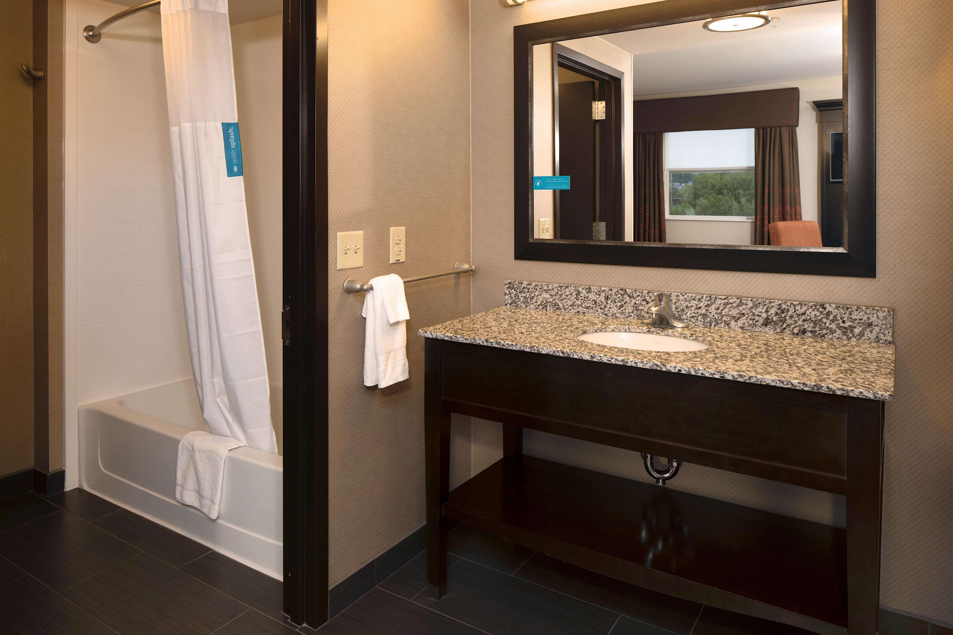 Hampton Inn Lewiston-Auburn Exteriör bild
